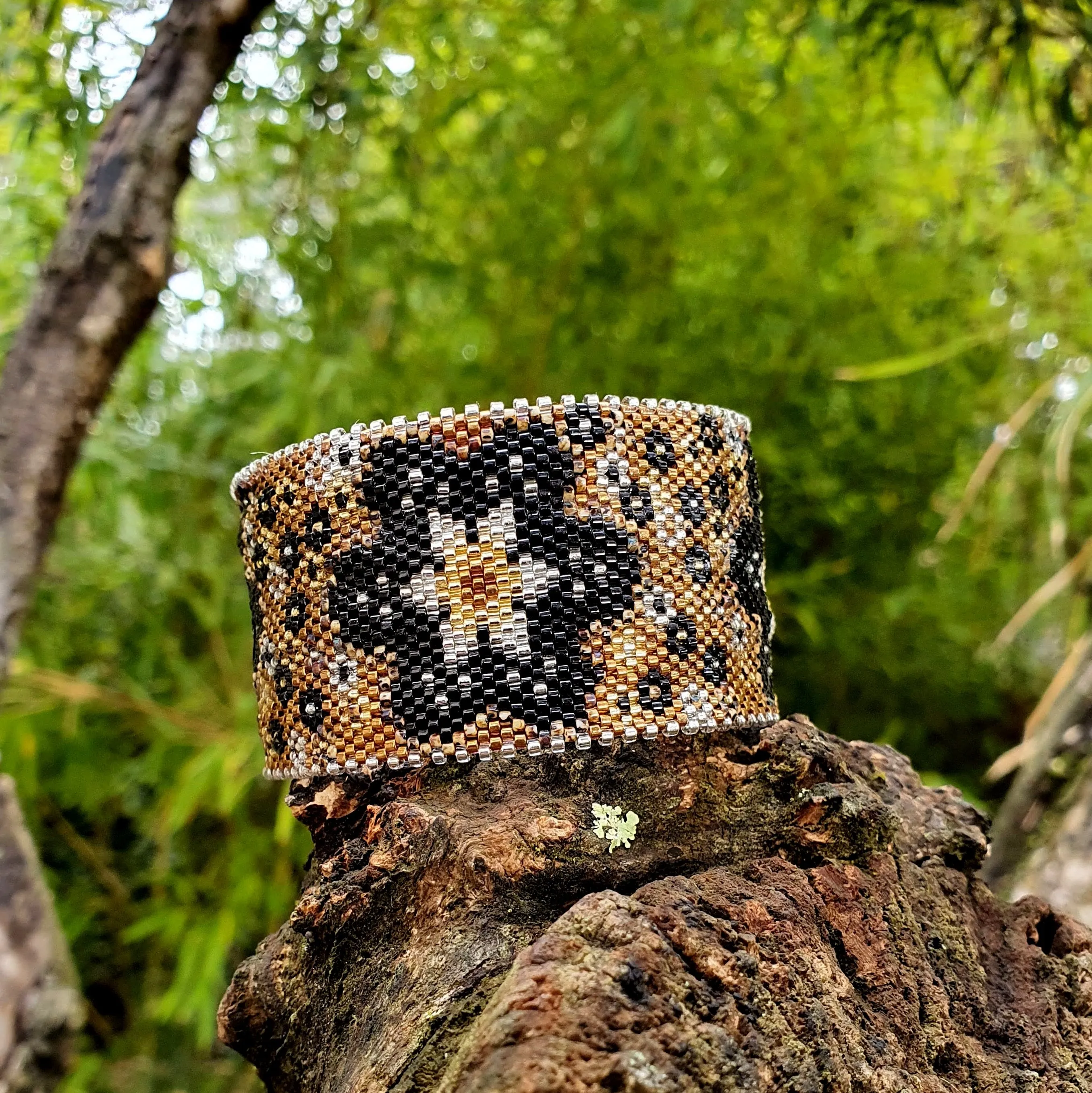 Vertical Peyote Pattern - Bracelet NEODYME