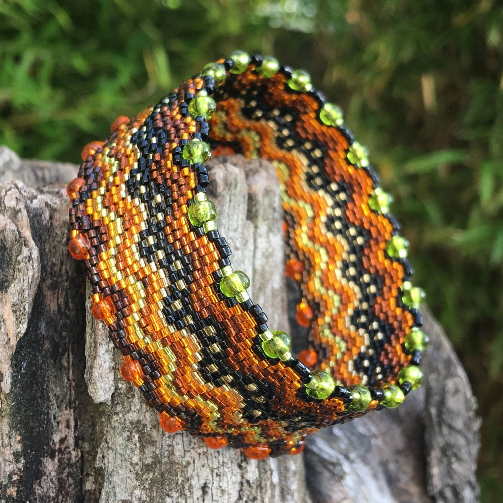 Vertical Peyote Pattern - Bracelet ONDULATIONS AFRICAINES