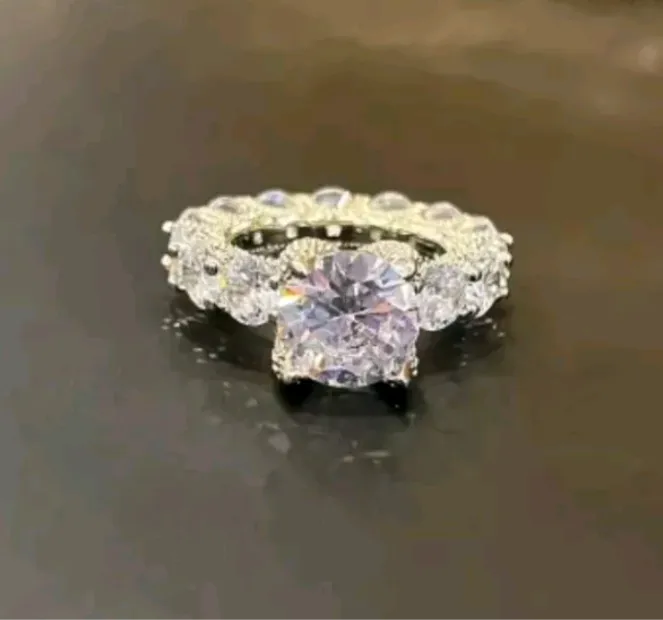 Women 925 Sterling Silver Icy Bling Round Cubic Zirconia Engagement Ring Size 7