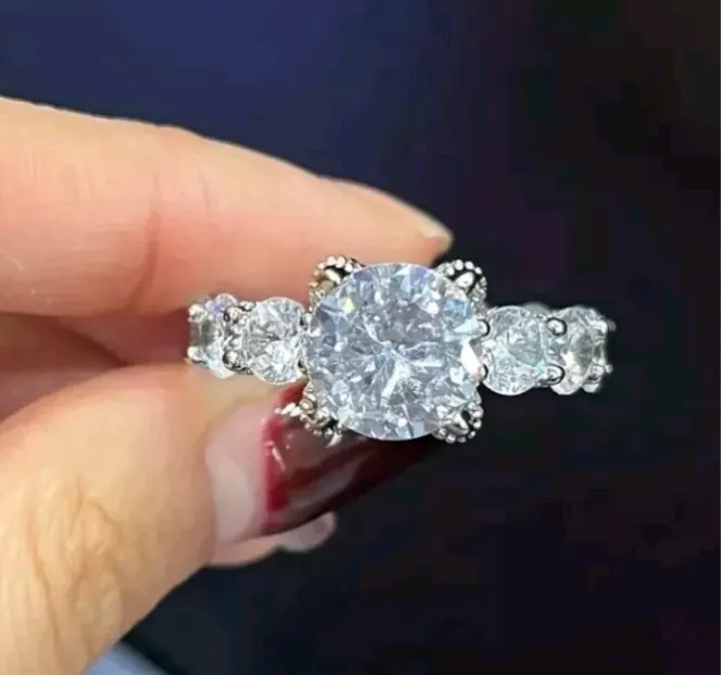 Women 925 Sterling Silver Icy Bling Round Cubic Zirconia Engagement Ring Size 7