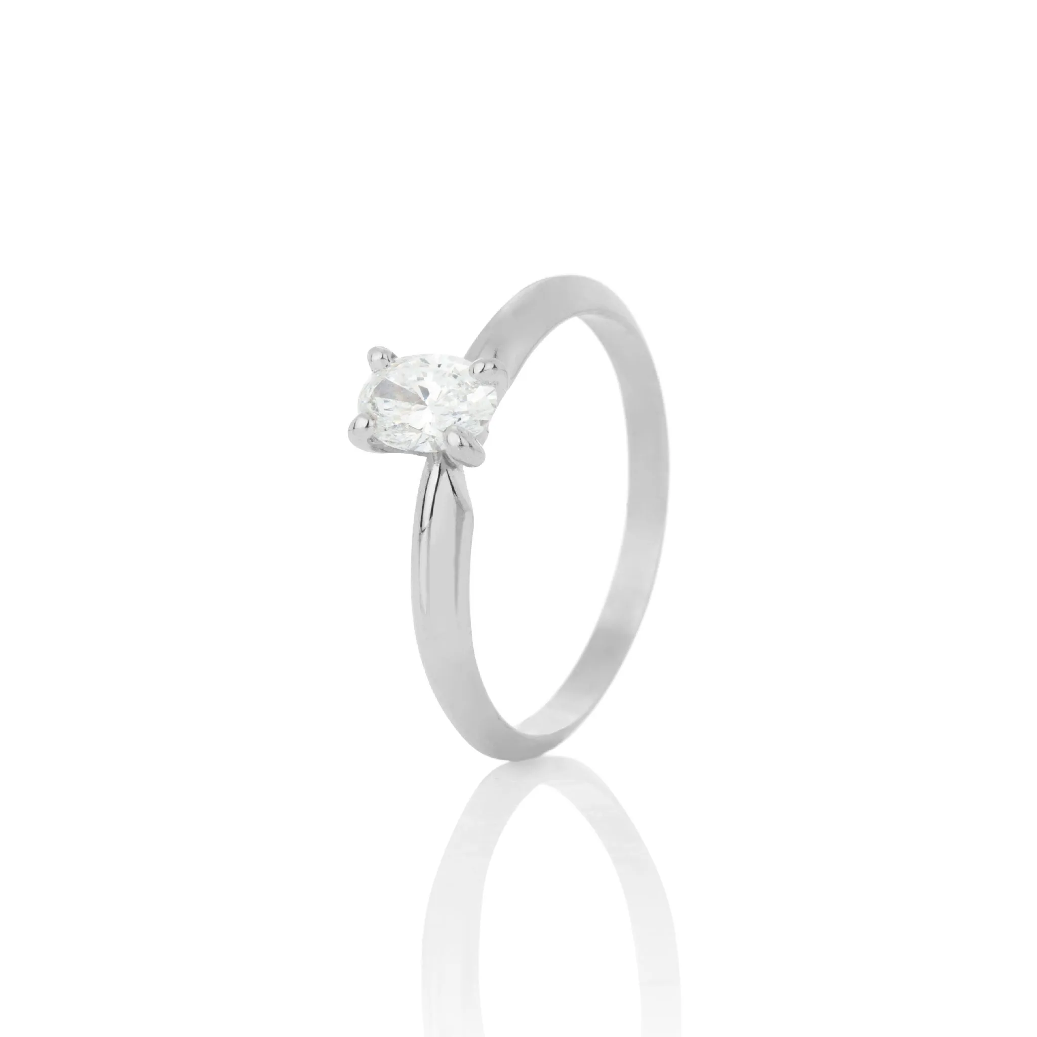 Women's diamond ring