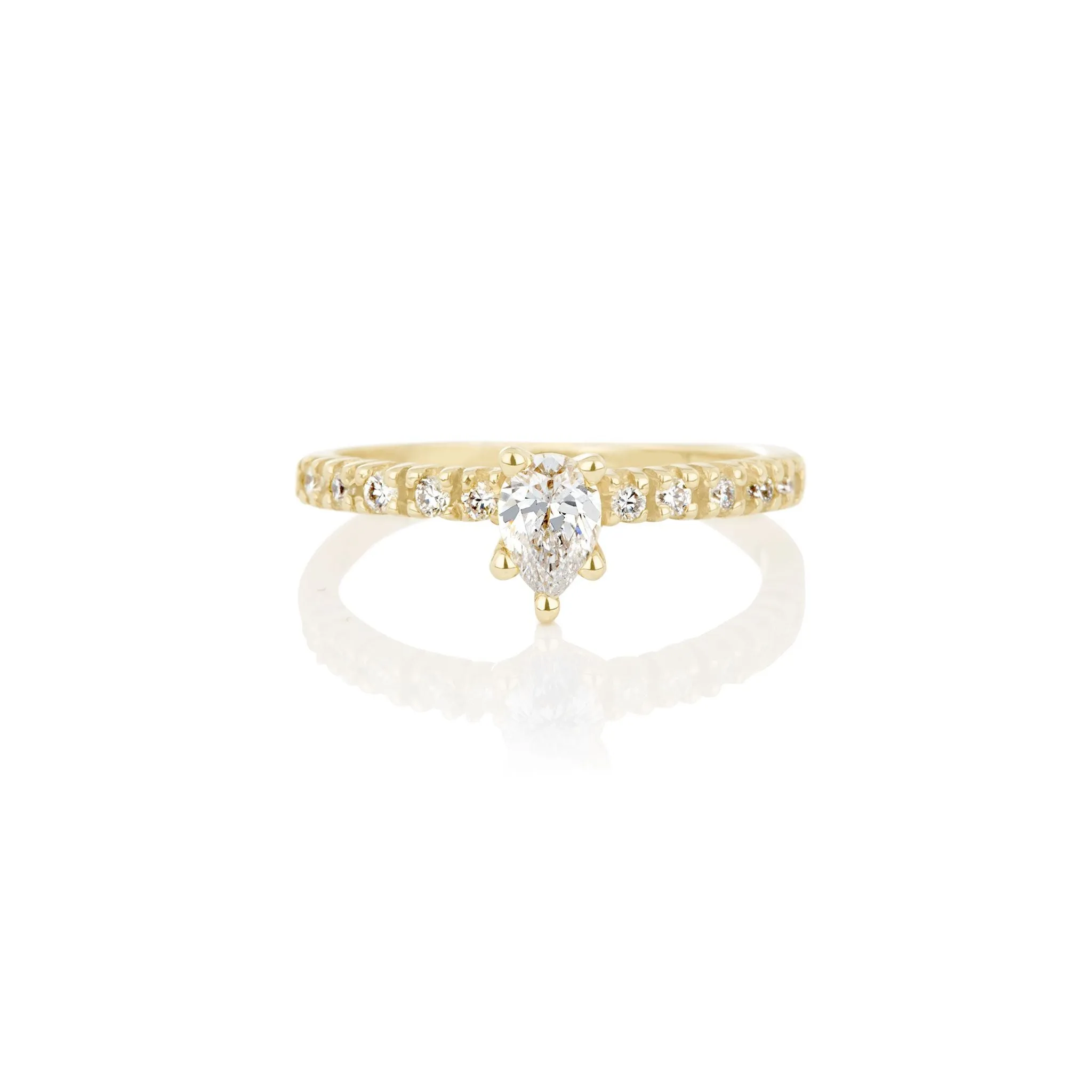 Women's diamond ring