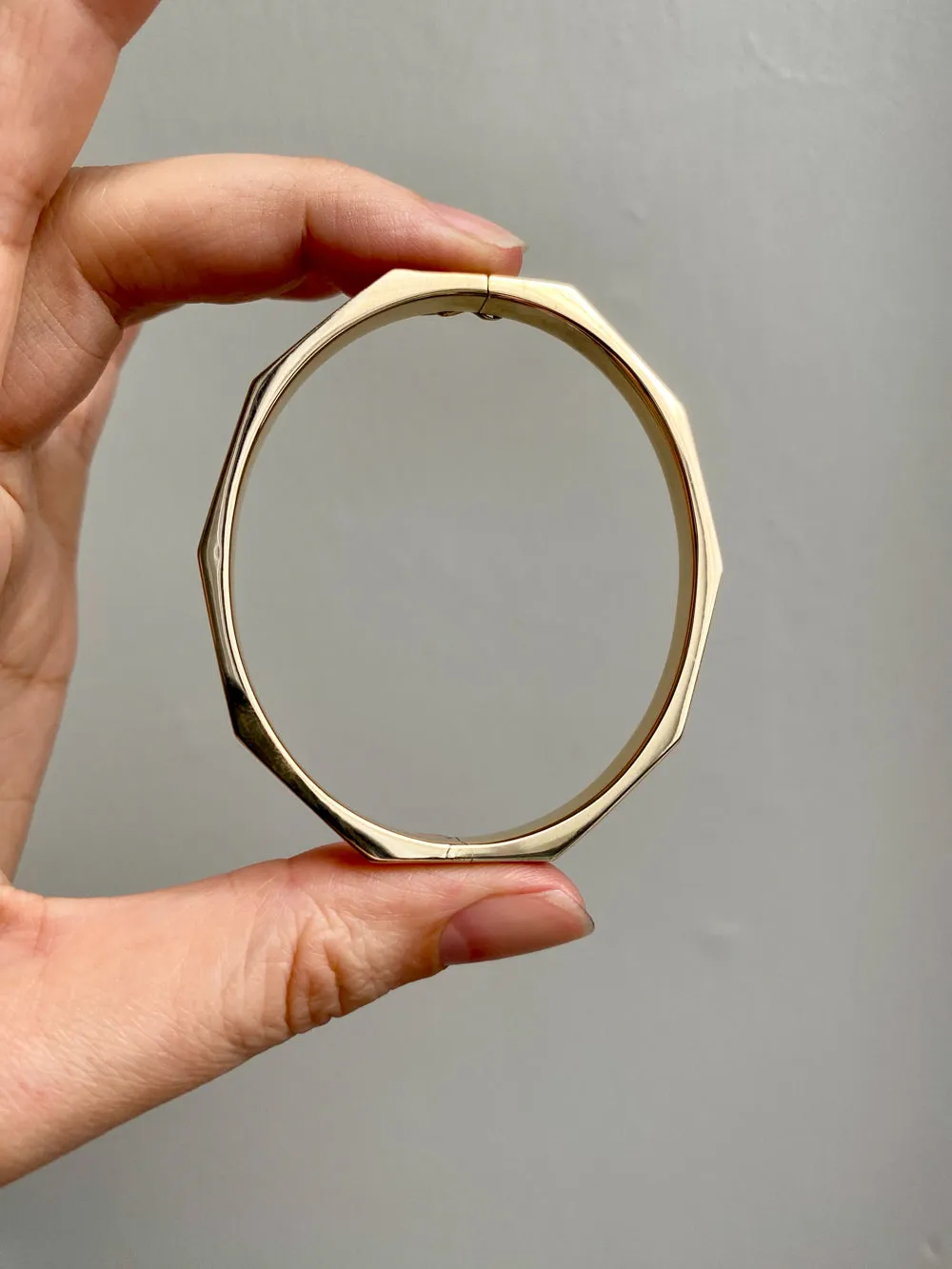 WOW!! 10 Sided Danish Geometric Hinged Bangle in 14k Yellow Gold - Midcentury era - by Bernhard Hertz - 7 inch